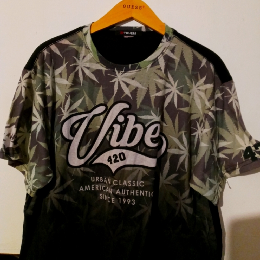 Vintage "420 Vibe"longue shirt.